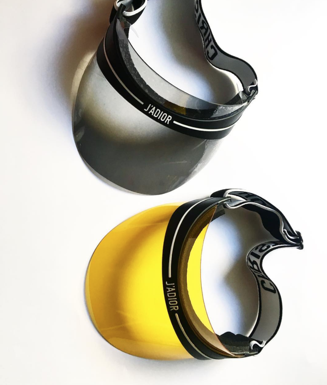 Mũ lưỡi trai chống nắng bỗng trở thành phụ kiện hot nhất hè 2018